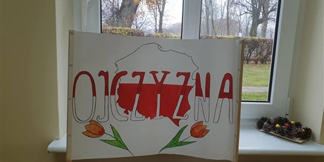 Powiększ grafikę: Plakaty przygotowane przez uczniów klas 4-8 z okazji rocznicy odzyskania niepodległości.